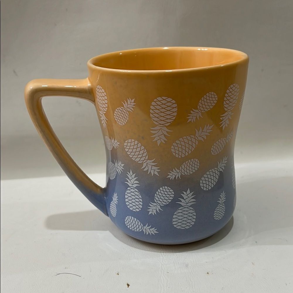 Edible Arrangements Vase Mug Blue Yellow White Pineapples 4 3/4 In Tall 4 Wide